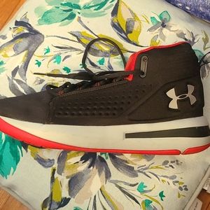 Under Armour mens high tops